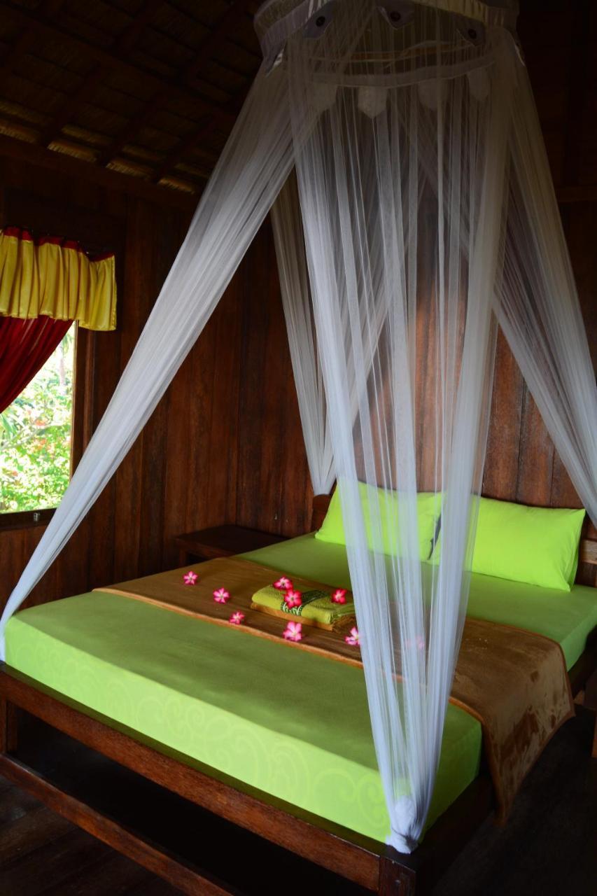 Sunari Beach Resort Selayar Matalalang エクステリア 写真