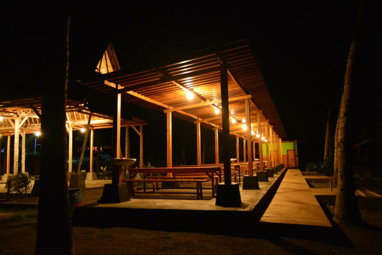Sunari Beach Resort Selayar Matalalang エクステリア 写真