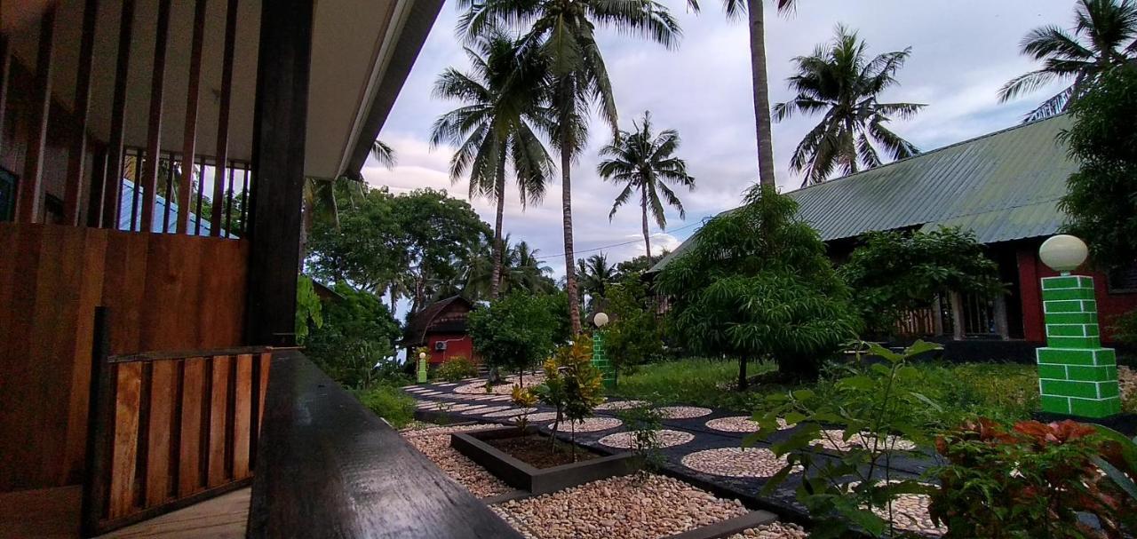 Sunari Beach Resort Selayar Matalalang エクステリア 写真